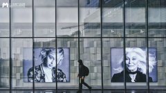 沒(méi)錢(qián)做廣告，就先把場(chǎng)景營(yíng)造好